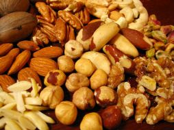 Las nueces, las semillas y los granos son algunos de los alimentos que contienen vitamina E. ESPECIAL /