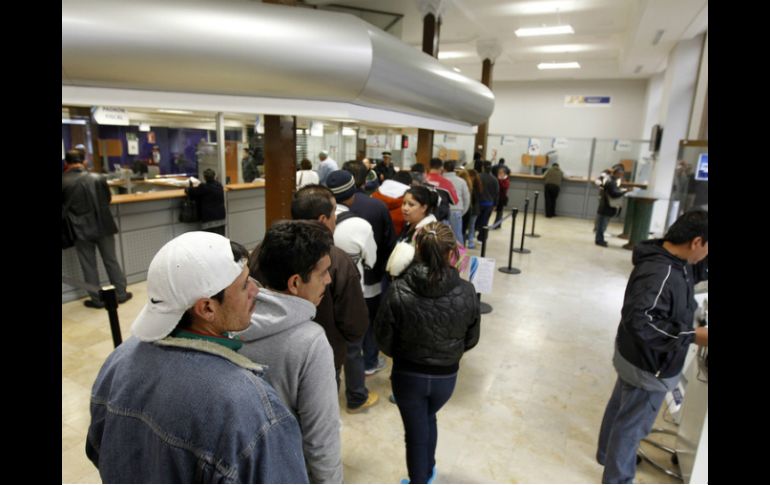 El pago en instituciones bancarias y tiendas de autoservicio, así como vía Internet. ARCHIVO /