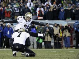 Graham conecta el gol de campo con el que los Santos avanzan a la ronda divisional de los playoffs de la NFL. AP /