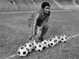 El exfutbolista fue un legendario goleador en los 60's con el Benfica. EFE /