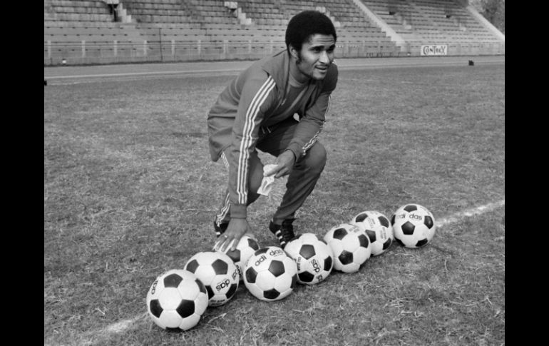 El exfutbolista fue un legendario goleador en los 60's con el Benfica. EFE /