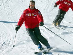 Schumacher está en un coma inducido desde el domingo pasado, cuando se cayó mientras esquiaba y se golpeó la cabeza con una piedra. ARCHIVO /