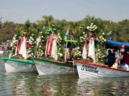 Los Reyes Magos hacen su tradicional recorrido por la laguna de Cajititlán el 7 de enero. ARCHIVO /