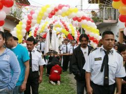 Bomberos, policías, médicos e inspectores se encargarán de supervisar el recorrido de los Reyes Magos en Cajititlán. ARCHIVO /