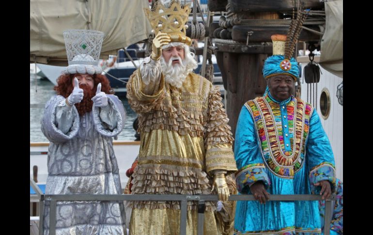 Se realizó la tradicional 'Cabalgata de los Reyes Magos' en Madrid con el tema 'La Magia'. ARCHIVO /