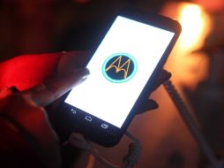 Motorola acaba de rebajar en Estados Unidos de 550 a 399 dólares su modelo estrella, el Moto X. ARCHIVO /