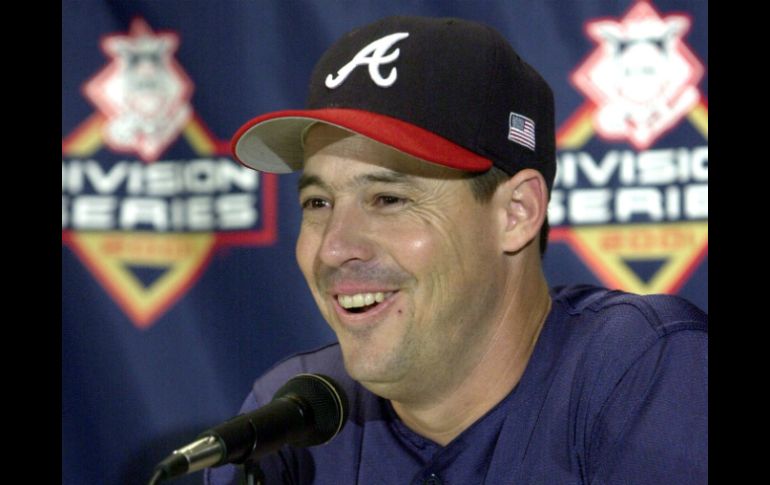 Greg Maddux superó la barrera de las 300 victorias con los Bravos de Atlanta. AP /