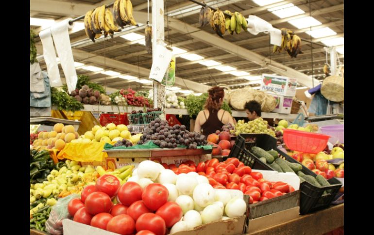 Los alimentos sufrieron varios aumentos, así como panes dulces y golosinas. ARCHIVO /