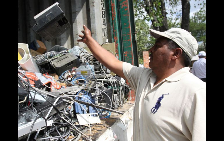 Señalan que los compuestos estos aparatos son nocivos para el medio ambiente. ARCHIVO /