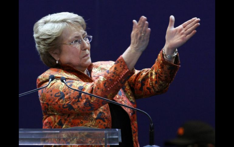 Se oficializa que Michelle Bachelet, de la opositora Nueva Mayoría, obtuvo el 62.1 por ciento de los votos. ARCHIVO /
