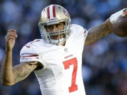 Colin Kaepernick es la sensación, lanzó 15 de 28 pases para 196 yardas. AP /