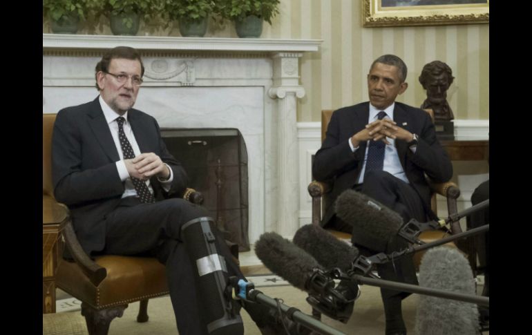 Rajoy se reúne con el presidente Obama en el despacho oval de la Casa Blanca. EFE /