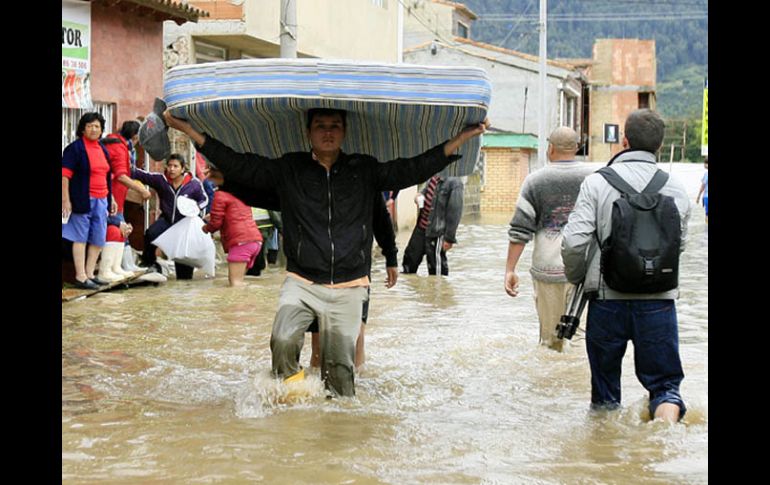 Prevén que las lluvias continúen por las próximas horas mientras que se evalúan las zonas para prevenir desbordamientos. ARCHIVO /