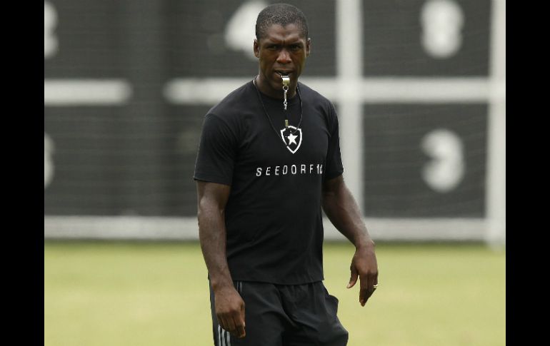 Seedorf reemplazará a Massimiliano Allegri como técnico. AFP /