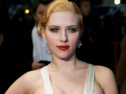 Scarlett Johansson afirma que las personas de París no saben caminar por las calles. ARCHIVO /