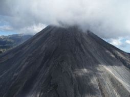 La extrusión de lava provoca derrumbes sobre lado oeste del volcán, con una frecuencia de siete a diez diarios.  /