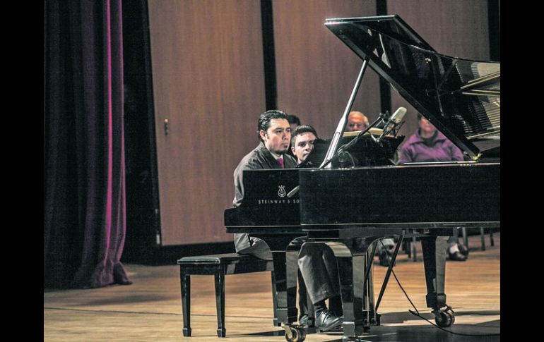 Los pianistas Alejandro Hernández-Valdéz y Grace Cho ofrecieron una velada increíble en el Teatro Degollado.  /