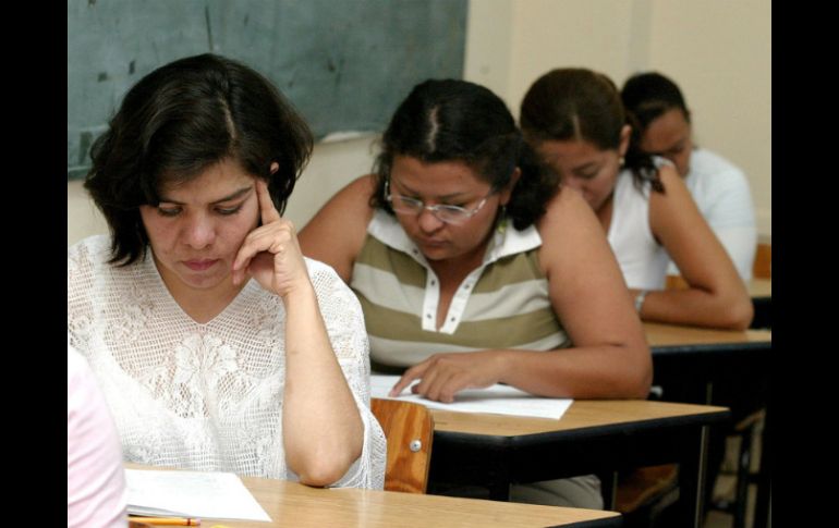 Para educación básica, el examen docente será el 12 de julio de 2014 y para media superior será el 19 del mismo mes. ARCHIVO /