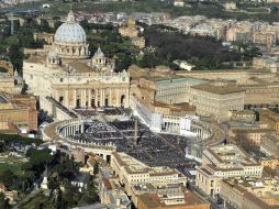 El Papa Francisco adopta nuevas medidas el miércoles a fin de reorganizar el banco del Vaticano. ARCHIVO /