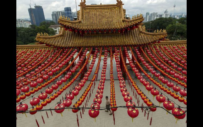 Debido al carácter lunar del calendario oriental, cae cada año en fecha diferente, en esta ocasión se celebra el 31 de enero. ARCHIVO /