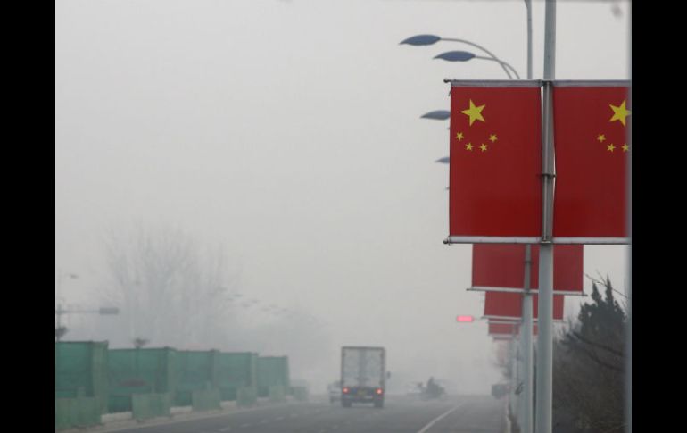 Algunas ciudades están cubiertas de neblina tóxica debido al crecimiento económico de China en los últimos 30 años. EFE /
