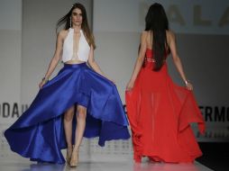 Paradise apostó por vestidos que ayudan a resaltar las curvas femeninas mediante efectos drapeados.  /