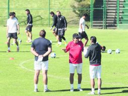 Durante la semana Tomás Boy trabajó con los once jugadores que iniciarán ante Atlante.  /