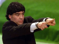 Maradona vendió el vehículo antes de regresar a Argentina por las dificultades para importarlo a su país natal. ARCHIVO /