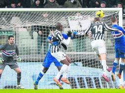 El delantero español de la Juventus, Fernando Llorente (14) abrió ayer el marcador en Turín. EFE /