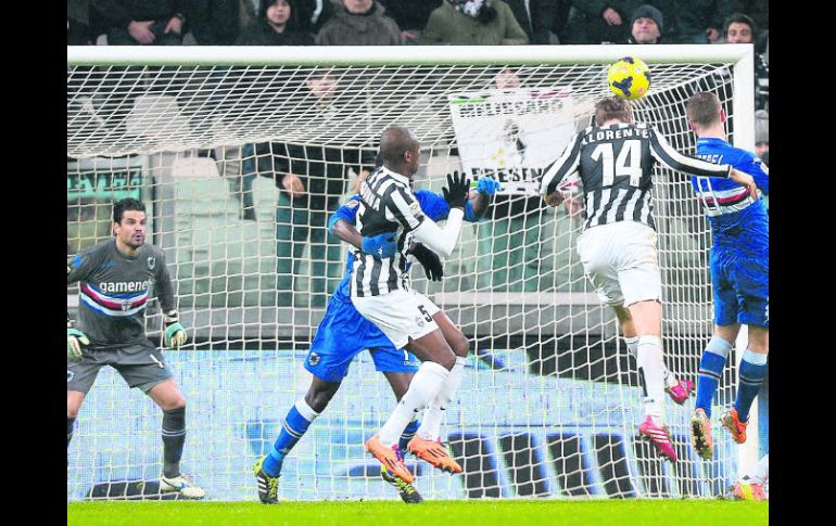 El delantero español de la Juventus, Fernando Llorente (14) abrió ayer el marcador en Turín. EFE /