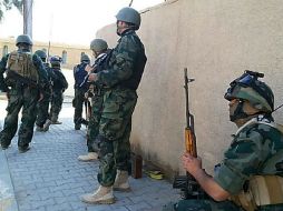 Soldados iraquíes toman posición en las calles de la ciudad de Ramadi. AFP /