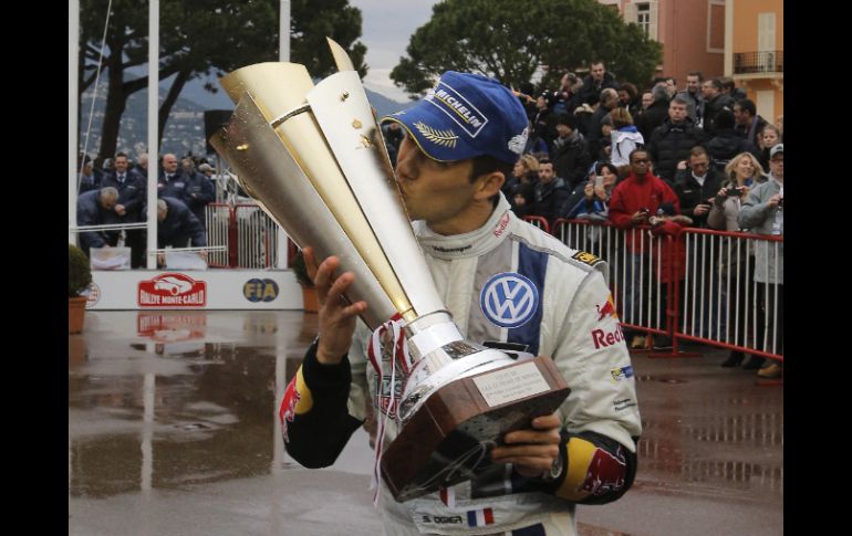 Ogier inicia de nuevo su reinado al coronarse en el Rally de Montecarlo. AP /