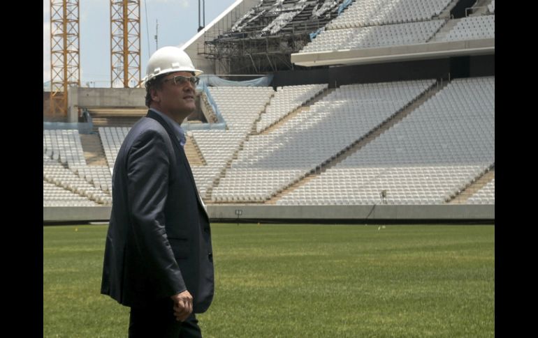 Valcke estuvo en el inmueble que recibirá la inauguración de la Copa del Mundo. AFP /