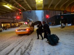 Los vuelos fueron cancelados debido a las condiciones climatológicas provocadas por la tormenta 'Janus'. AFP /