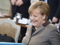 La canciller alemana, Angela Merkel, sonríe al comienzo del Consejo de Ministros en Meseberg. EFE /