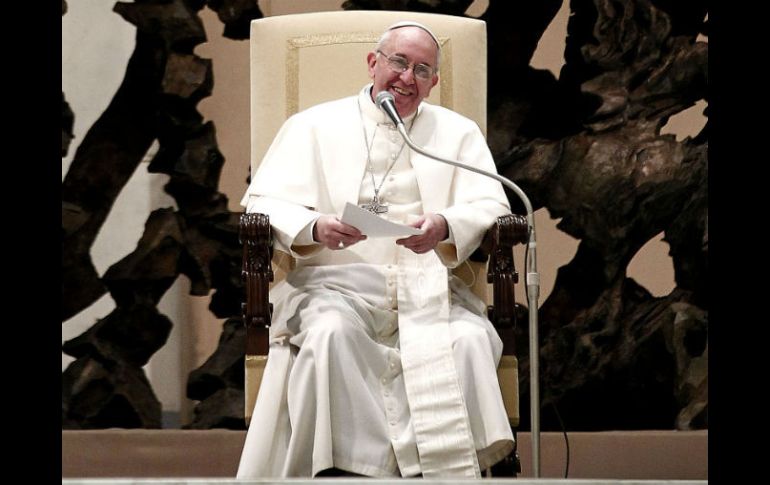 Según Bergoglio la persona envidiosa es 'amarga' ya que, siempre mira lo que tiene el otro y no tiene él. ARCHIVO /
