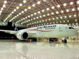 El nuevo avión Boeing 787 'Dreamliner' ofrece 243 asientos y 32 de ellos Clase Premier. Foto: @AeroMexico_com. ESPECIAL /