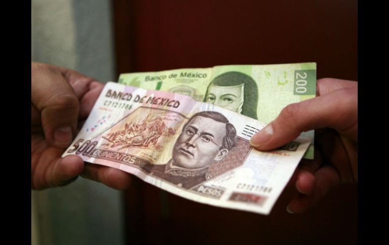 Al pagar con un billete de 500 pesos, la dueña del local se percató de que era falso. ARCHIVO /