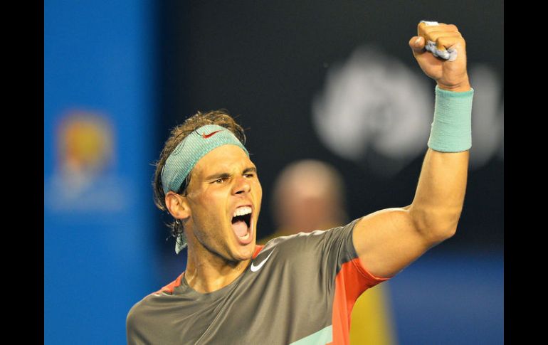 Rafael Nadal festeja el triunfo en la seminifinal del Abierto de Australia ante Roger Federer. AFP /