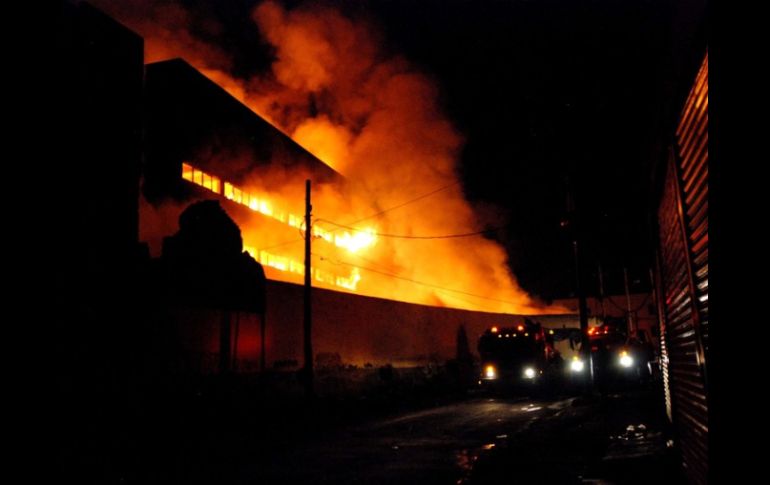 En el sitio laboraron personal de bomberos, protección civil, Secretaría de Seguridad Pública (SSP-DF). ARCHIVO /