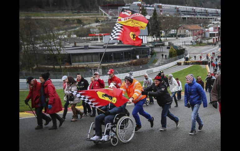 La  marcha busca mandarle la energía positiva positiva de todos los fans. EFE /