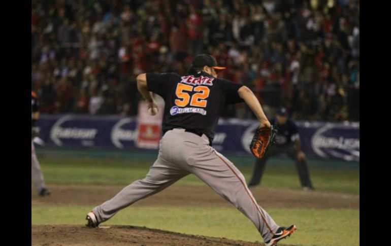 Los Naranjeros anotaron tres carreras, la primera en la cuarta entrada gracias a un error defensivo de Navojoa. ESPECIAL /