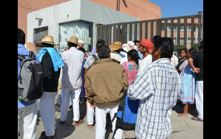 Los ciudadanos dicen que se quedarán ahí hasta acabar con el crimen organizado. NTX /