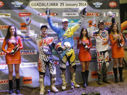 En primer lugar David Knight (c), en segundo lugar Blazusiak Taddy (d) y en tercero Jhoni Walker (i) en la Arena VFG.  /