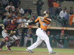 Sonora vibra con dos de sus equipos en lo más alto de la Liga del Pacífico. Twitter: @ClubNaranjeros. ESPECIAL /