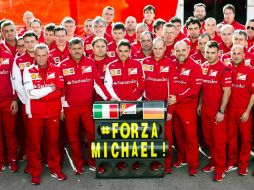 'Forza Michael', con esas letras esperan la recuperación del alemán. AFP /