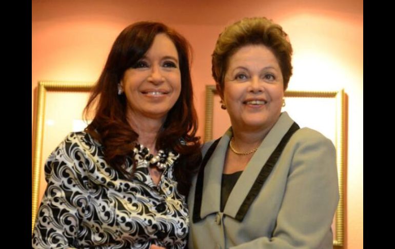 'Por la tarde, reunión con Dilma, Presidenta de Brasil, recién arribada de Lisboa', comparte la argentina. Foto: @CFKArgentina ESPECIAL /