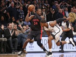 Con un enceste de Patterson, los Raptors vencieron 104-103 a los Nets de Brooklyn. AP /