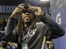 Sherman se mostró divertido con los medios y respondió todas las preguntas. AP /