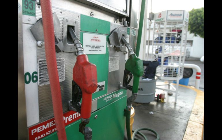 La gasolina y gas LP aportaron una mayor cantidad en multas con más de 169 MDP. ARCHIVO /